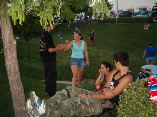 618x457 pixels (128K)