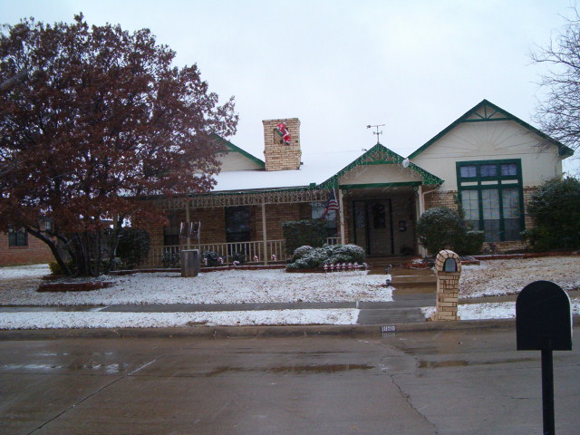 618x457 pixels (111K)