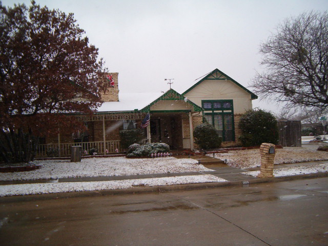 618x457 pixels (116K)