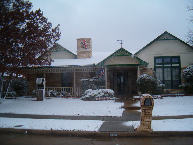 618x457 pixels (120K)