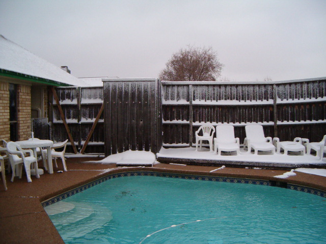 618x457 pixels (115K)