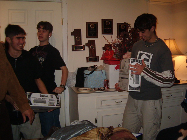 618x457 pixels (113K)