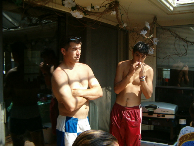 618x457 pixels (135K)