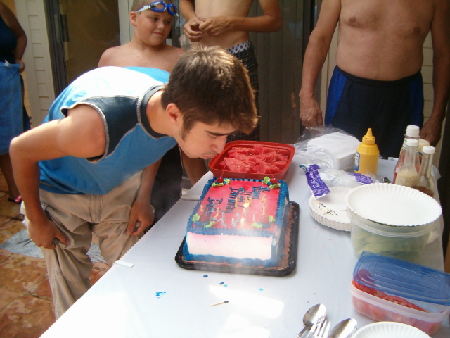 618x457 pixels (147K)