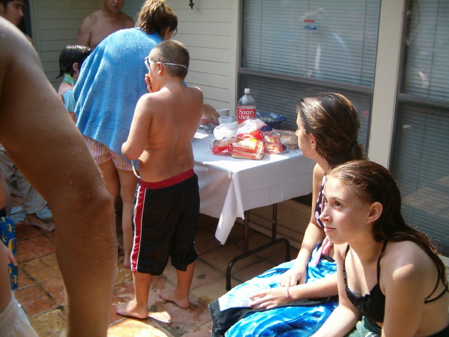 618x457 pixels (168K)