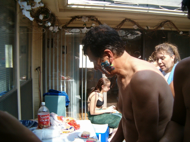 618x457 pixels (159K)