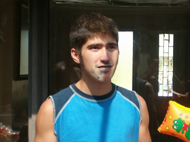 618x457 pixels (181K)