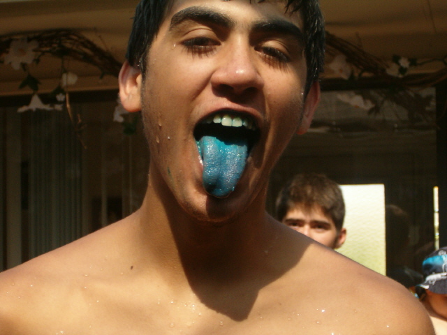 618x457 pixels (116K)