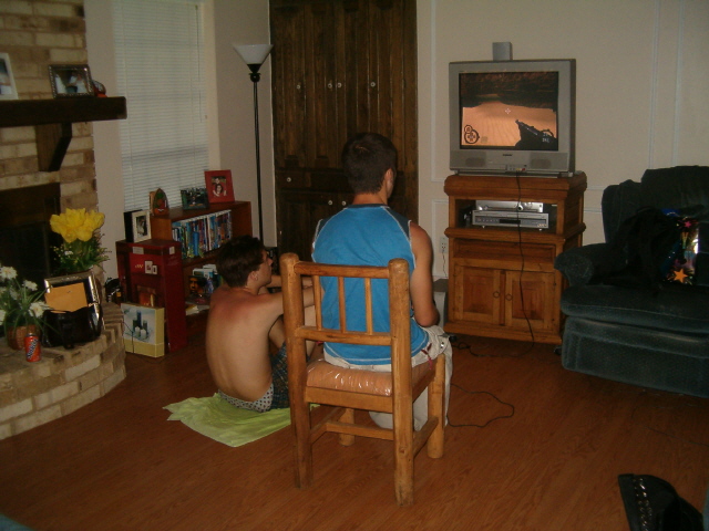 618x457 pixels (137K)