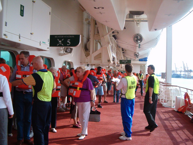 618x457 pixels (125K)