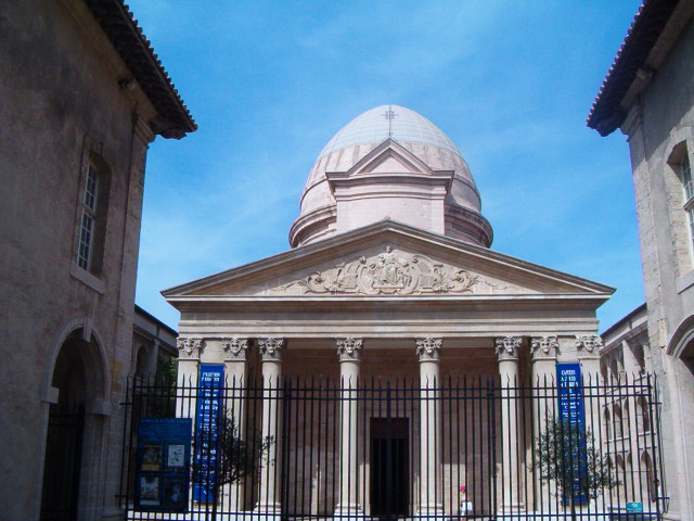 618x457 pixels (105K)