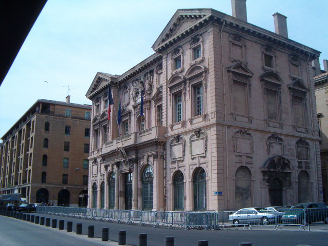 618x457 pixels (112K)