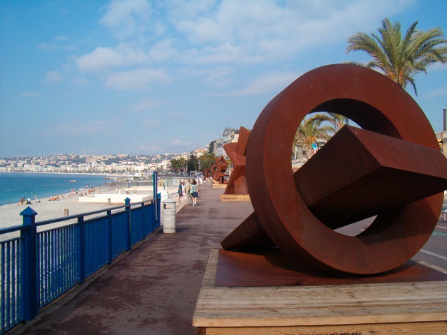 618x457 pixels (115K)