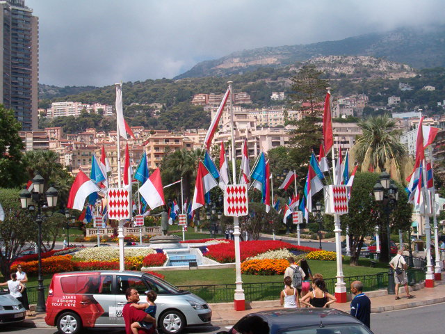 618x457 pixels (129K)