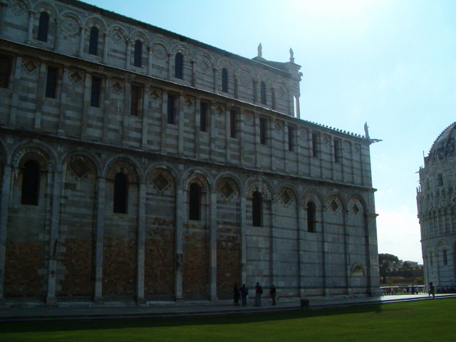 618x457 pixels (116K)