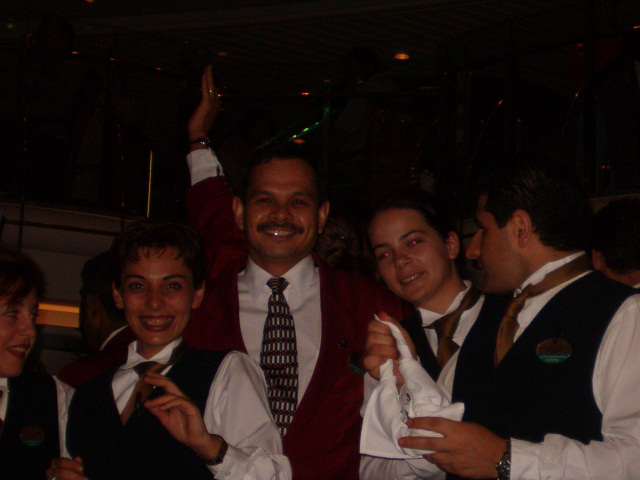 618x457 pixels (105K)