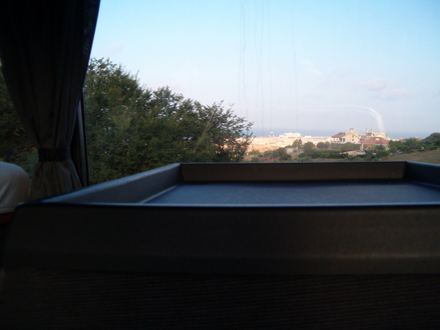 618x457 pixels (145K)