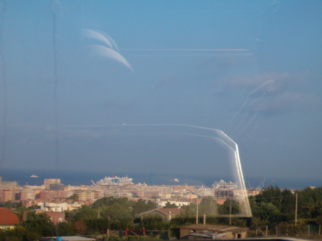 618x457 pixels (167K)