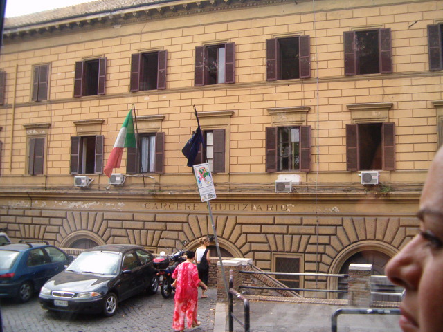 618x457 pixels (136K)