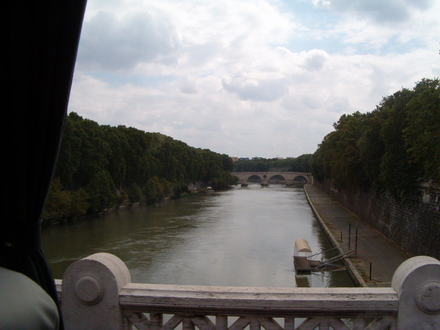 618x457 pixels (126K)