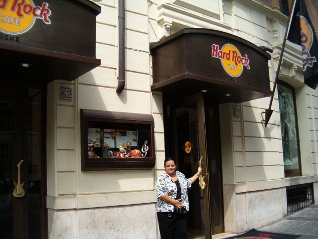 618x457 pixels (118K)