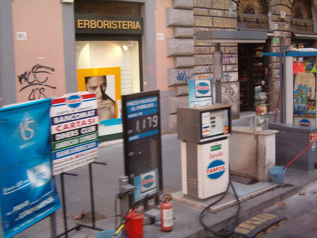 618x457 pixels (134K)