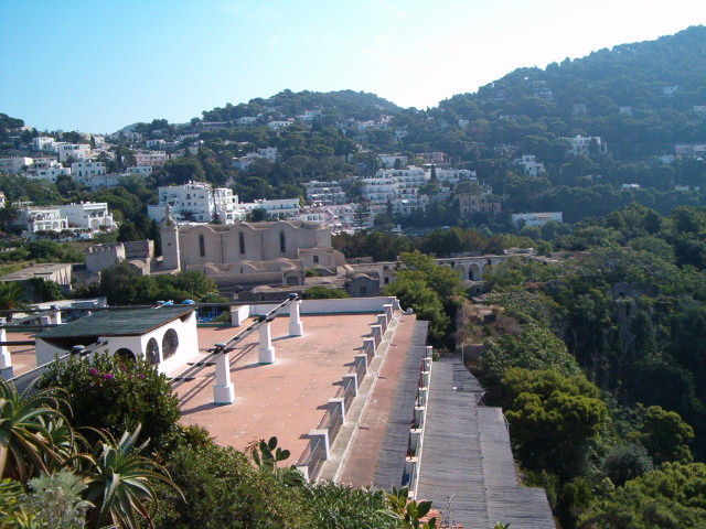 618x457 pixels (128K)