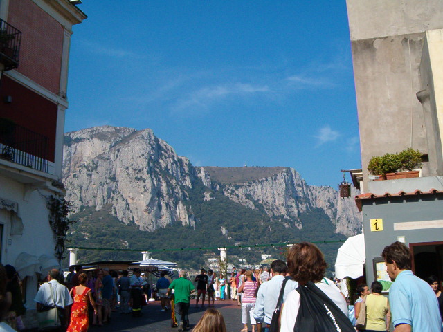 618x457 pixels (122K)