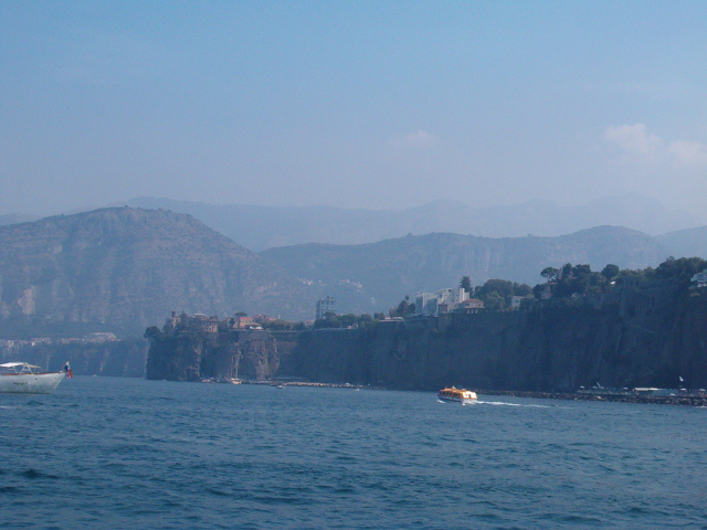 618x457 pixels (175K)