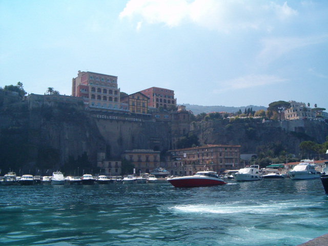 618x457 pixels (134K)