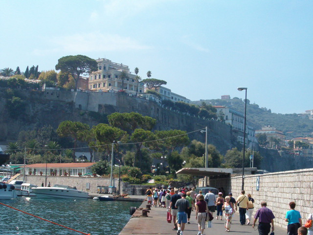 618x457 pixels (123K)