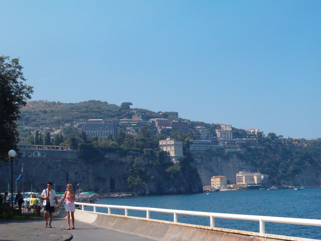 618x457 pixels (131K)