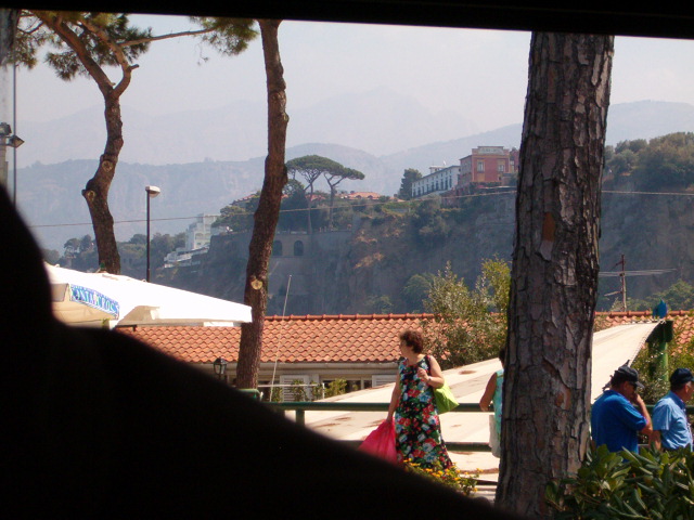 618x457 pixels (119K)