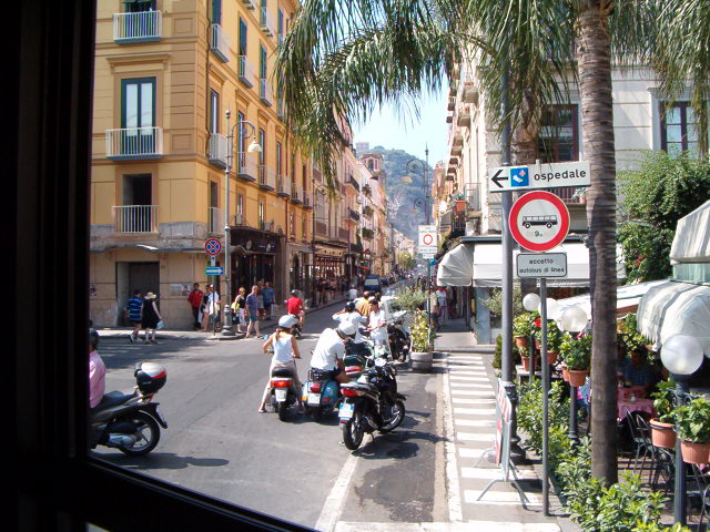 618x457 pixels (115K)