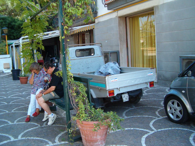 618x457 pixels (133K)