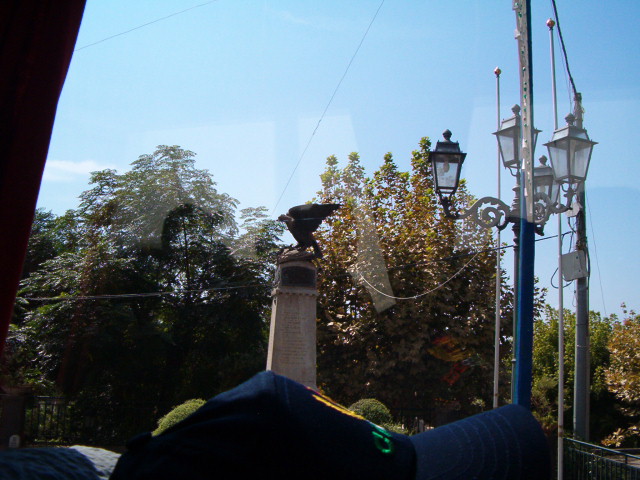 618x457 pixels (115K)