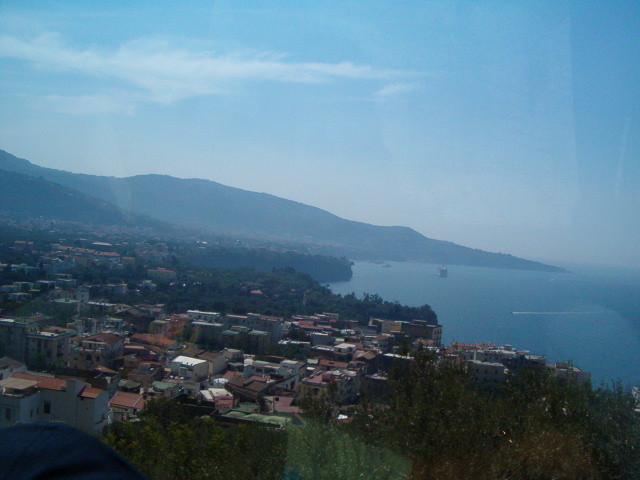 618x457 pixels (130K)