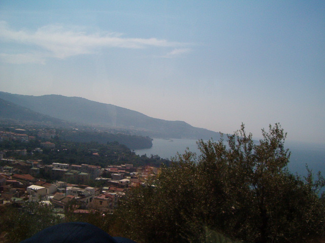 618x457 pixels (128K)