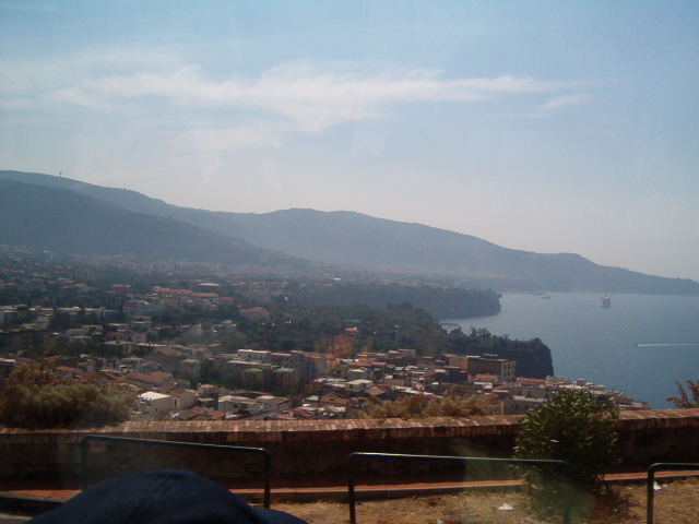 618x457 pixels (176K)