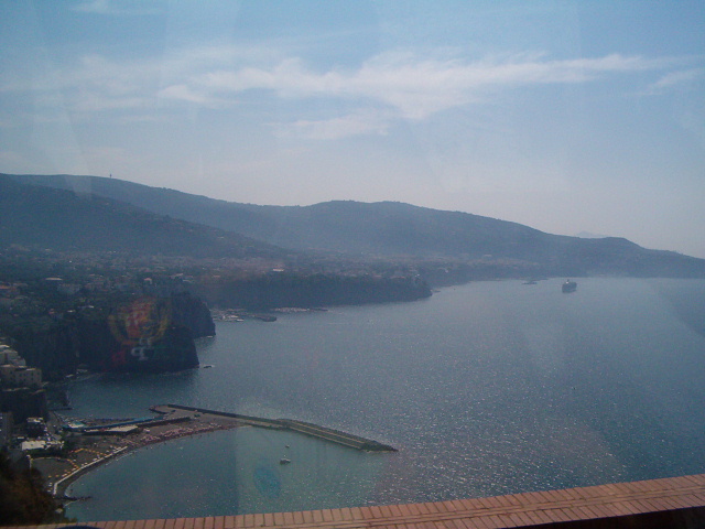 618x457 pixels (124K)