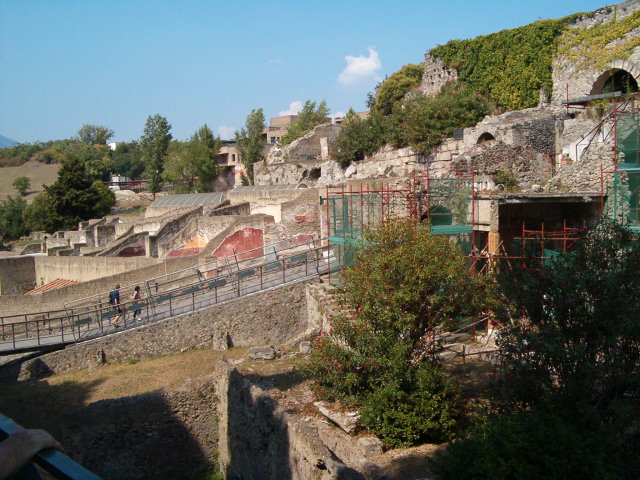 618x457 pixels (118K)