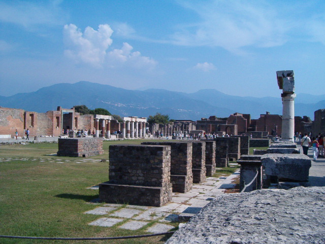 618x457 pixels (121K)