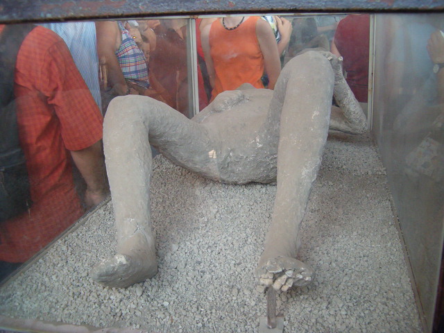 618x457 pixels (117K)