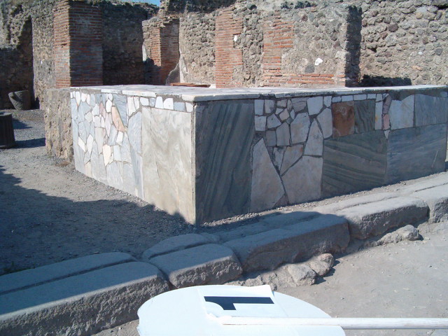 618x457 pixels (120K)