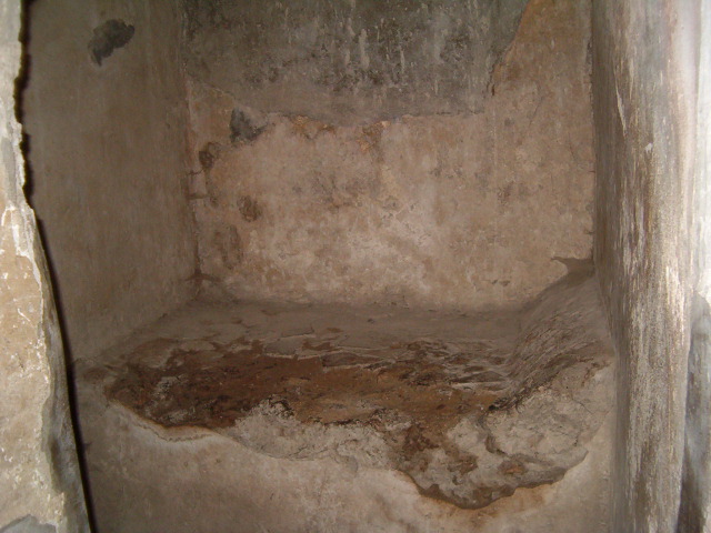 618x457 pixels (112K)