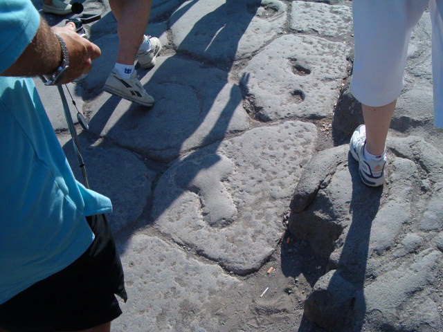 618x457 pixels (119K)