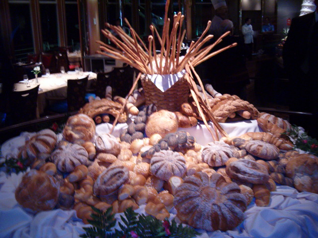 618x457 pixels (131K)