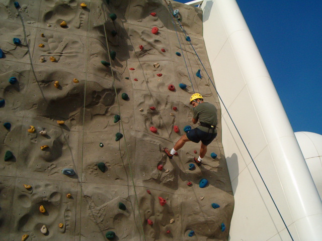 618x457 pixels (125K)