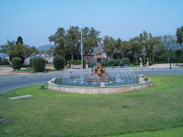 618x457 pixels (116K)