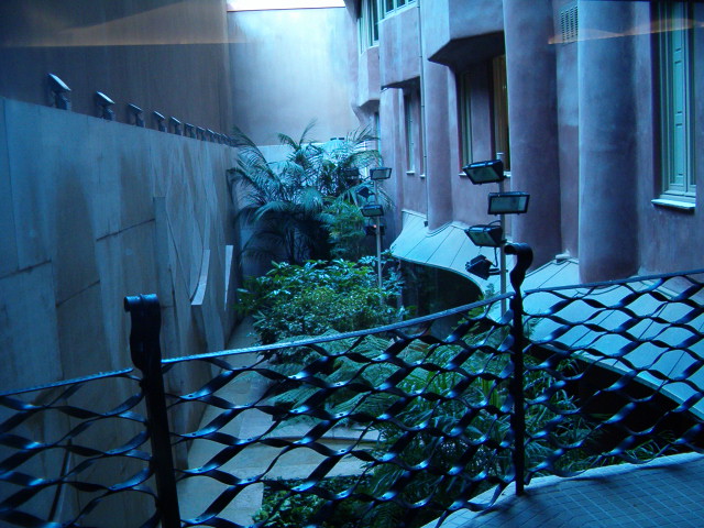 618x457 pixels (129K)